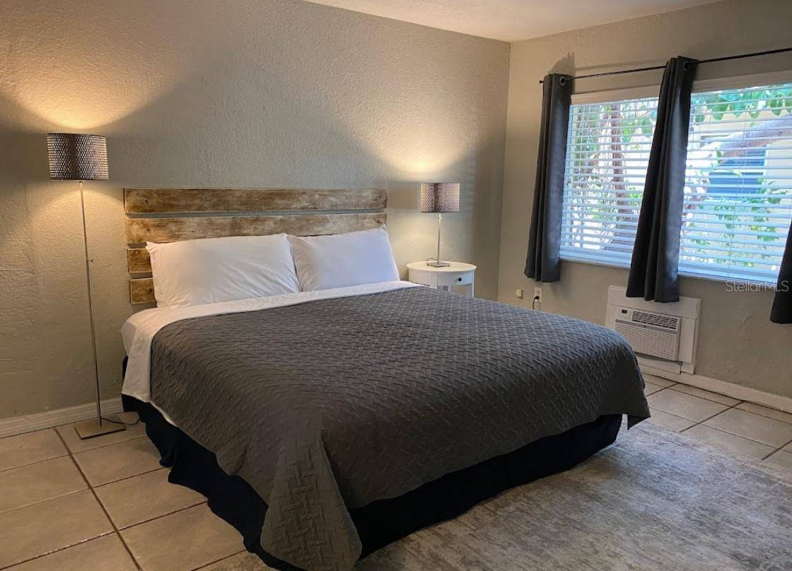 345 HAMDEN DR, Clearwater Beach, FL 33767