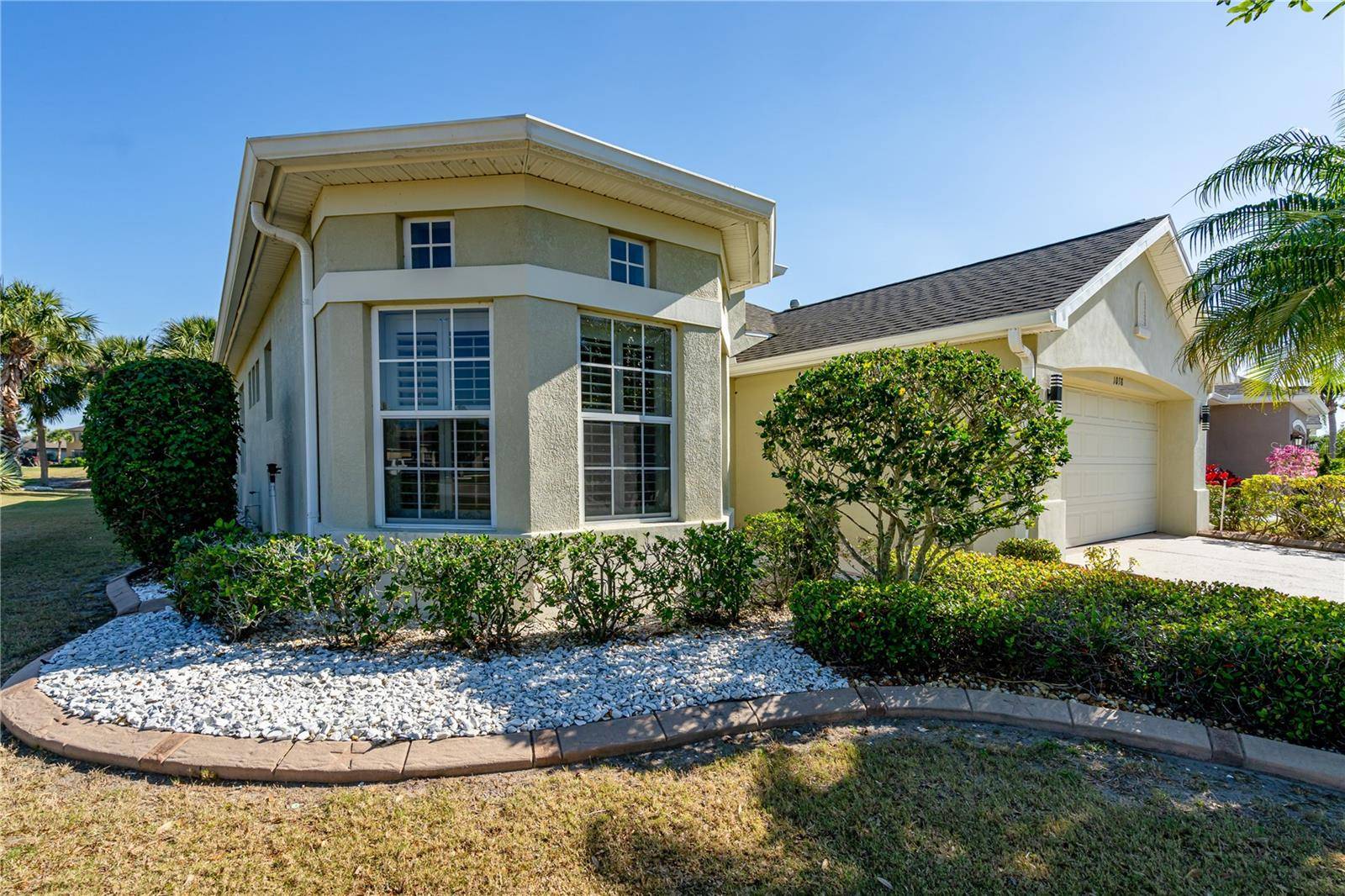1038 EMERALD DUNES DR, Sun City Center, FL 33573