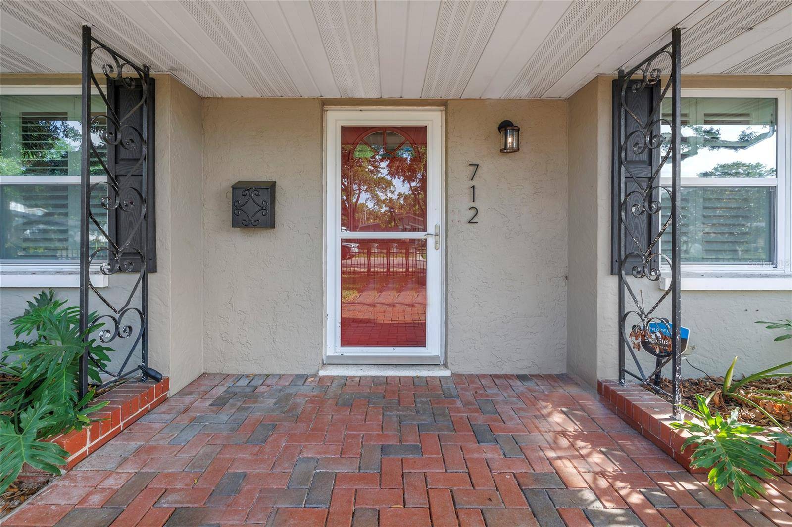 712 43RD AVE N, St Petersburg, FL 33703