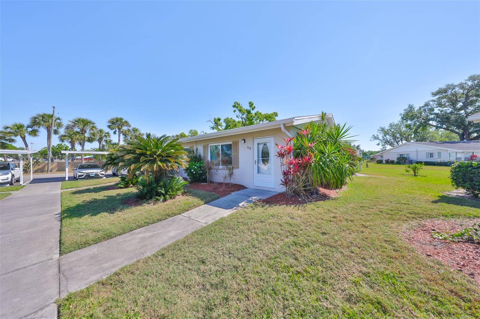 2202 CLUBHOUSE DR #174, Sun City Center, FL 33573