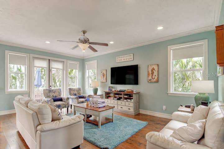 4808 GULF DR #B, Holmes Beach, FL 34217