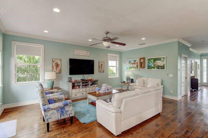 4808 GULF DR #B, Holmes Beach, FL 34217