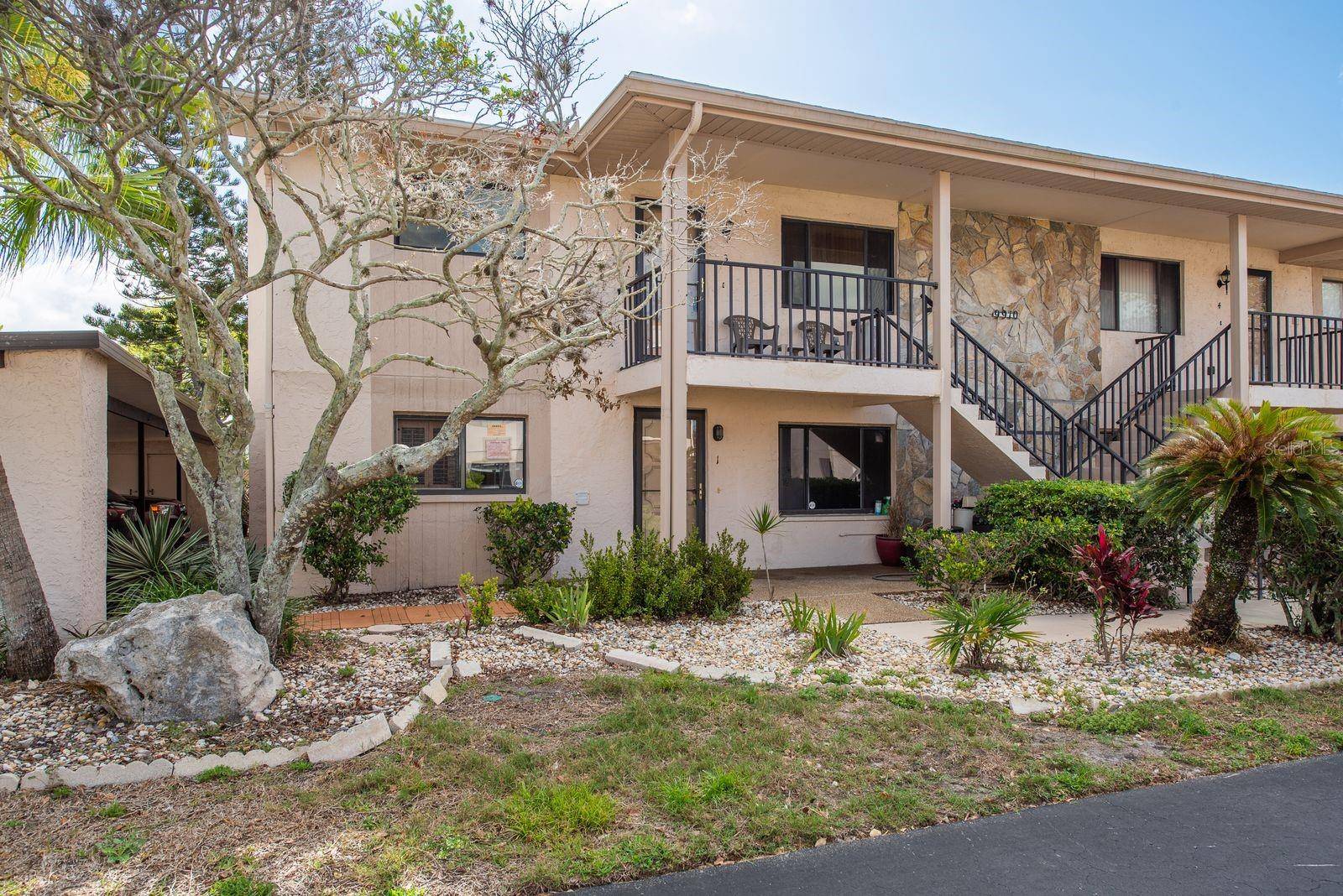 9910 EAGLES POINT CIR #3, Port Richey, FL 34668