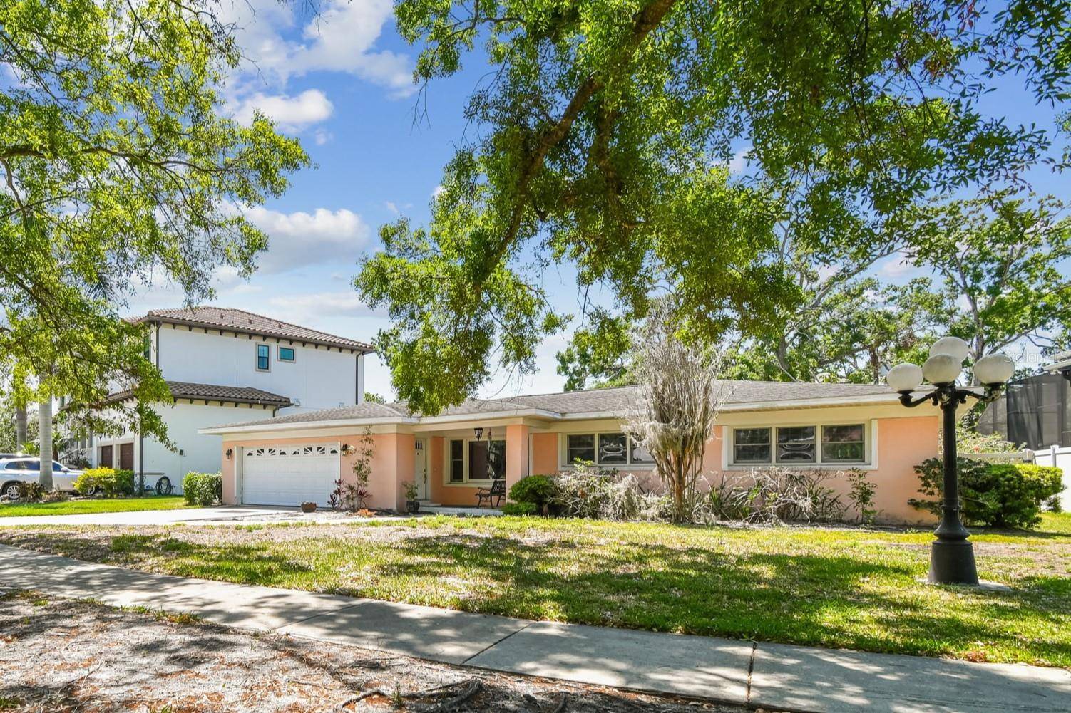 2607 S BRYANT CIR, Tampa, FL 33629