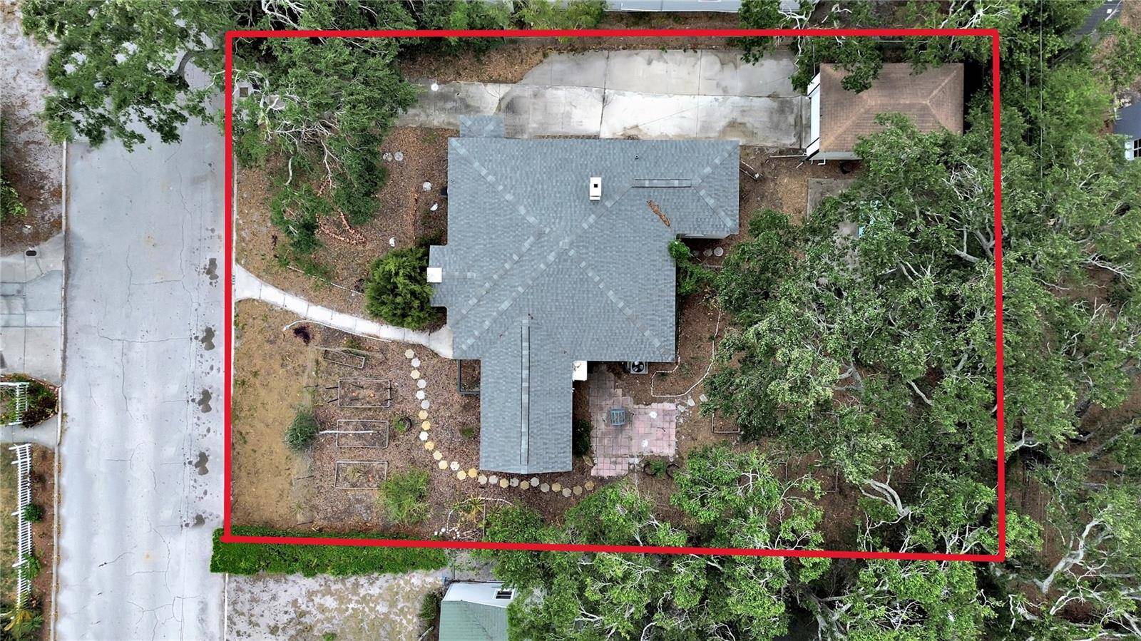 235 38TH ST S, St Petersburg, FL 33711
