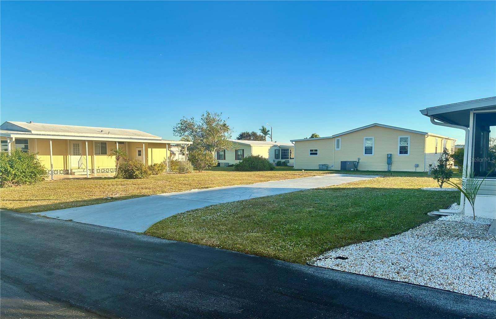 561 LONGWOOD DR, Venice, FL 34285