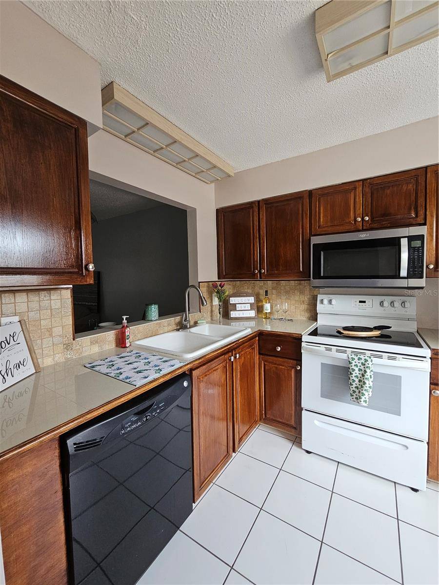 13813 MISSION OAKS BLVD, Seminole, FL 33776