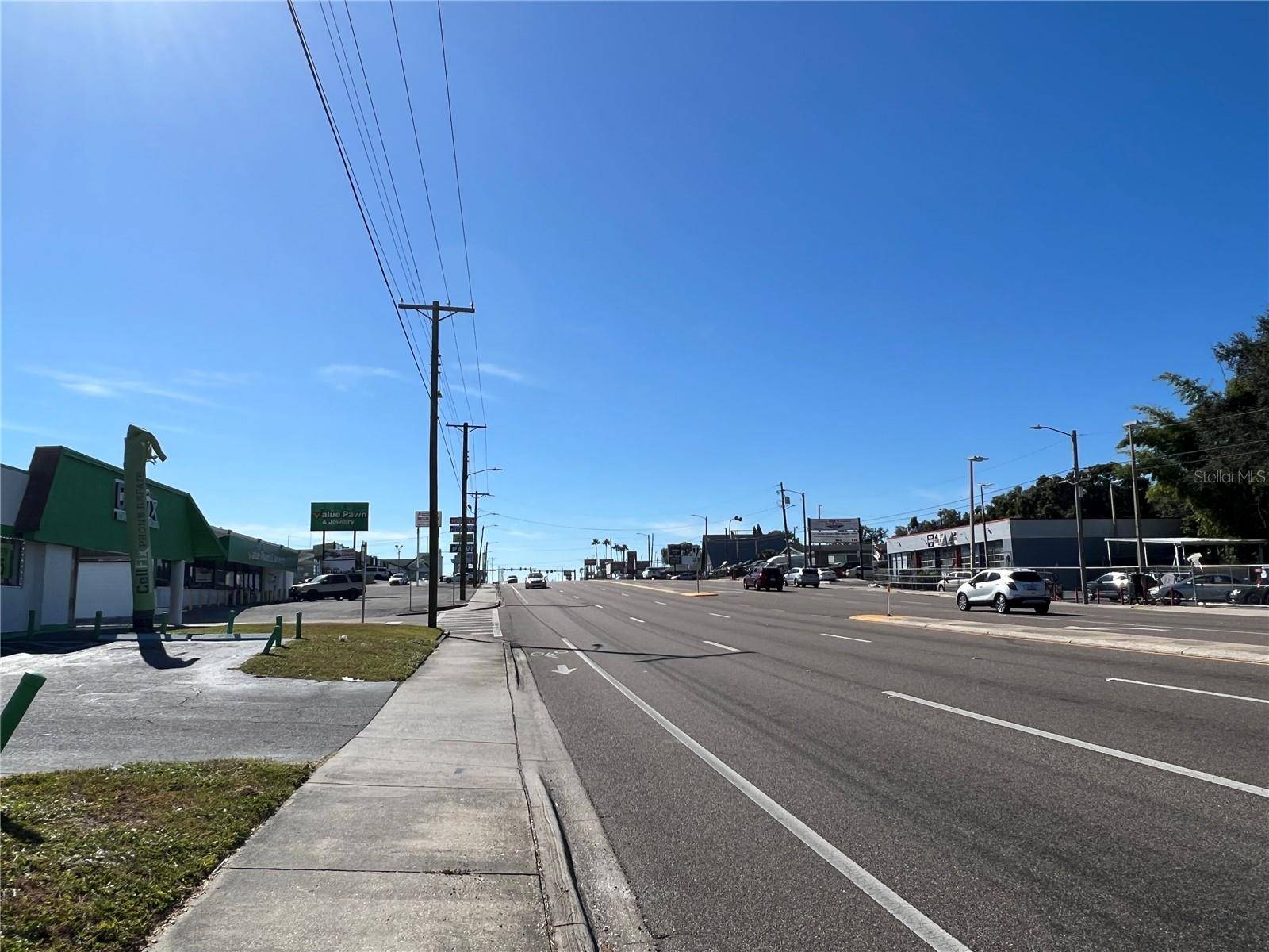 8610 N SUWANEE AVE, Tampa, FL 33604