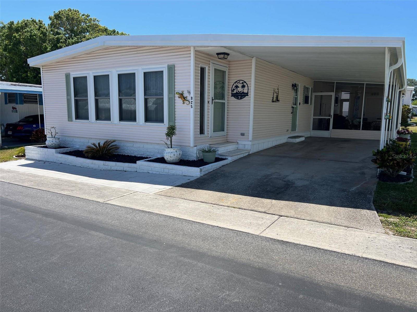 825 COCONUT PALM ST, Largo, FL 33778