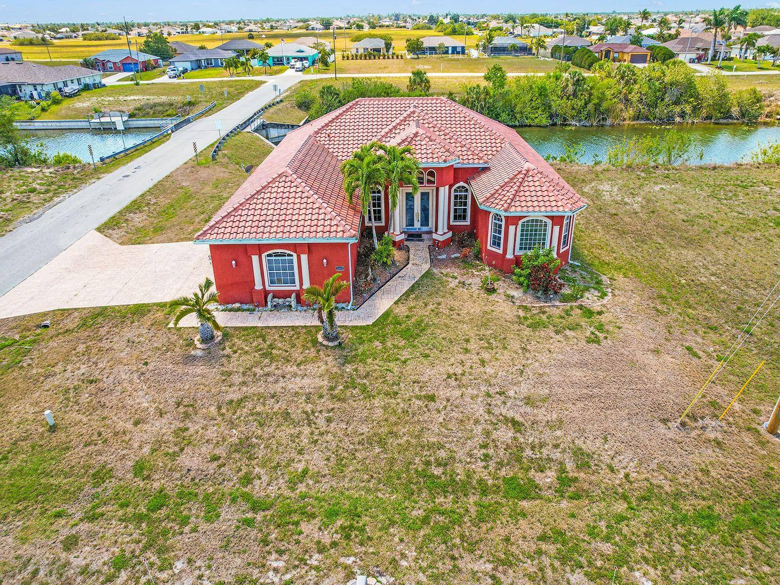 1112 NW 9TH AVE, Cape Coral, FL 33993