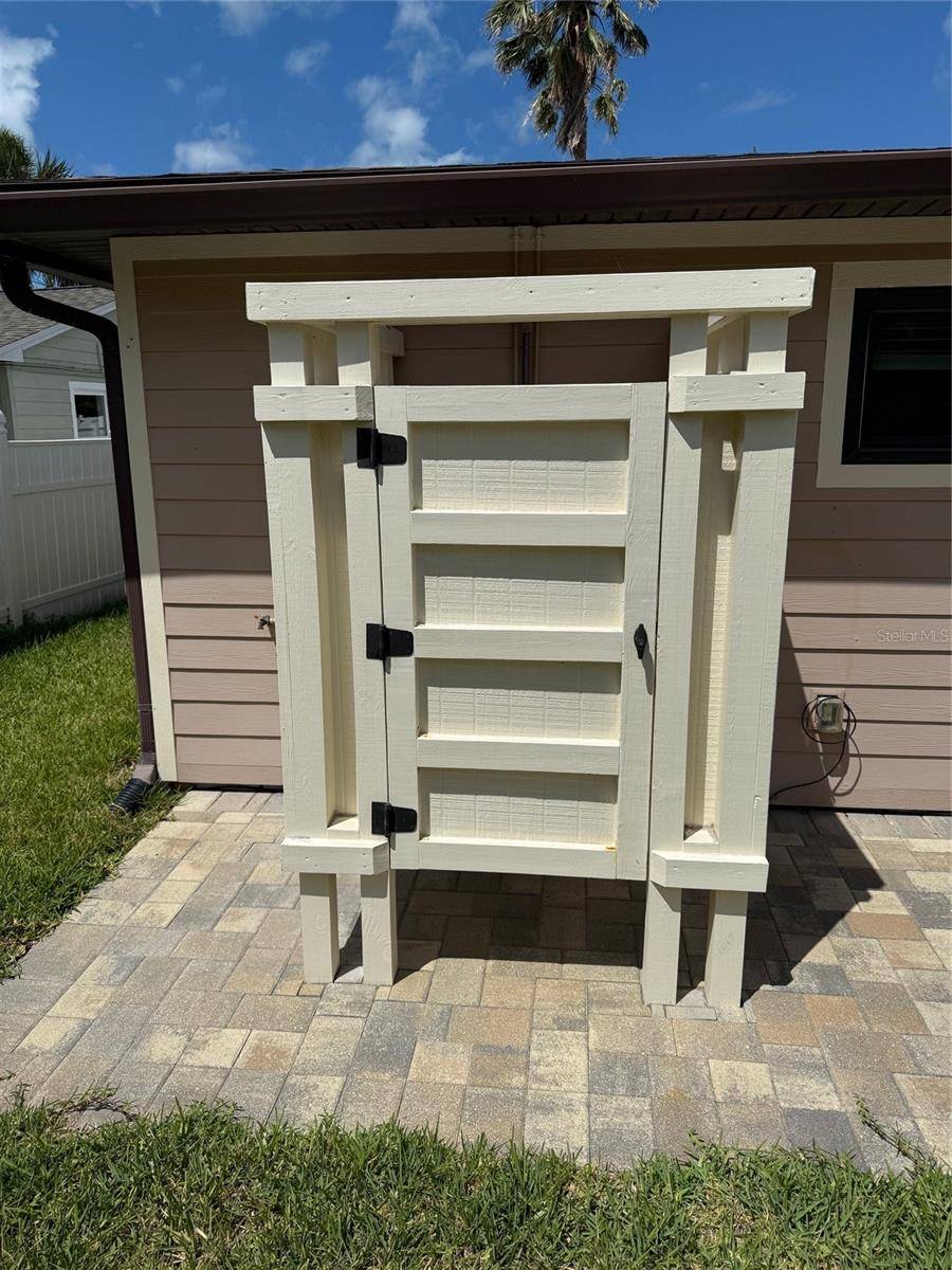 833 LANTANA AVE, Clearwater Beach, FL 33767