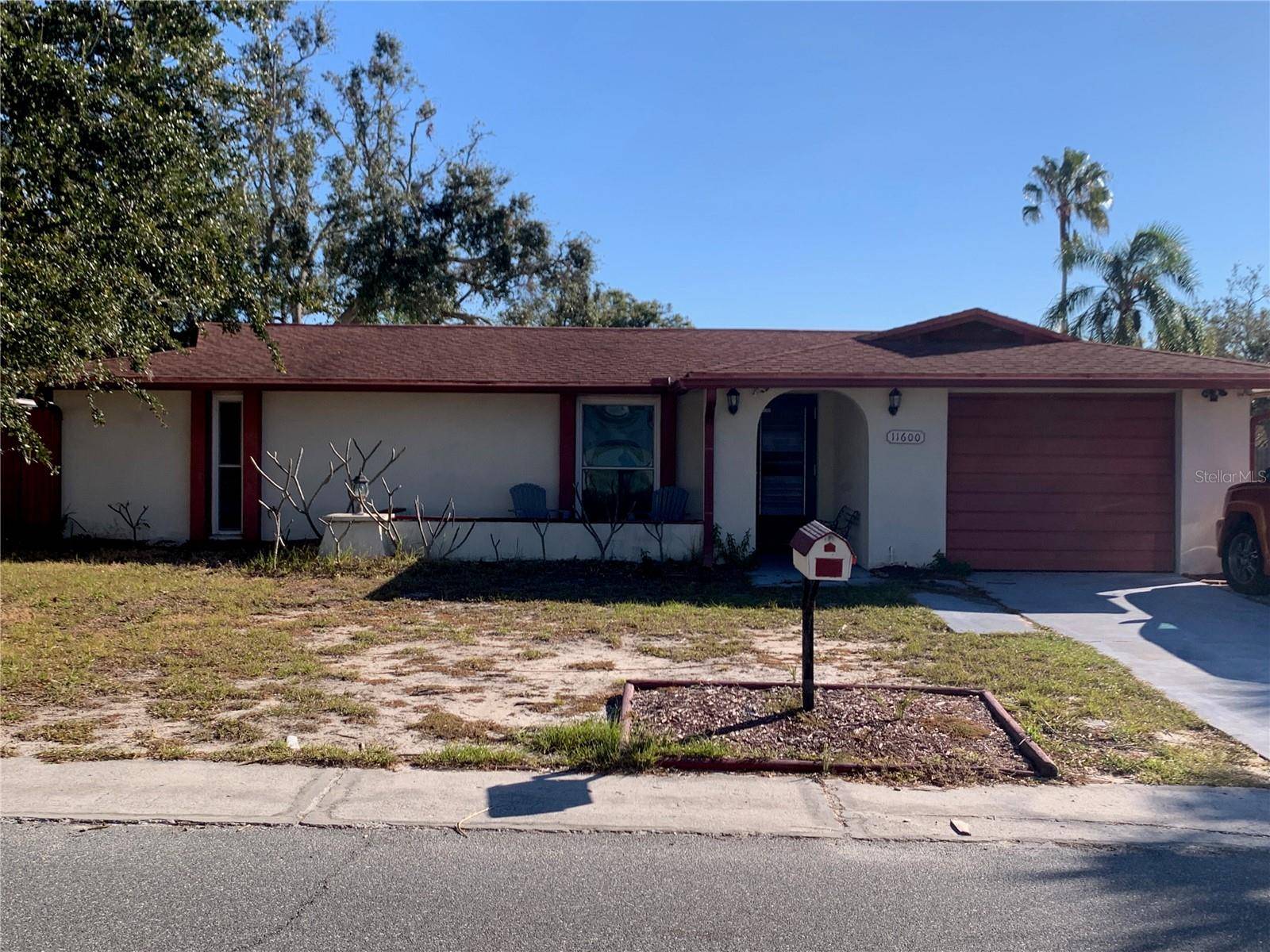 11600 CRYSTAL LAKE DR, Port Richey, FL 34668