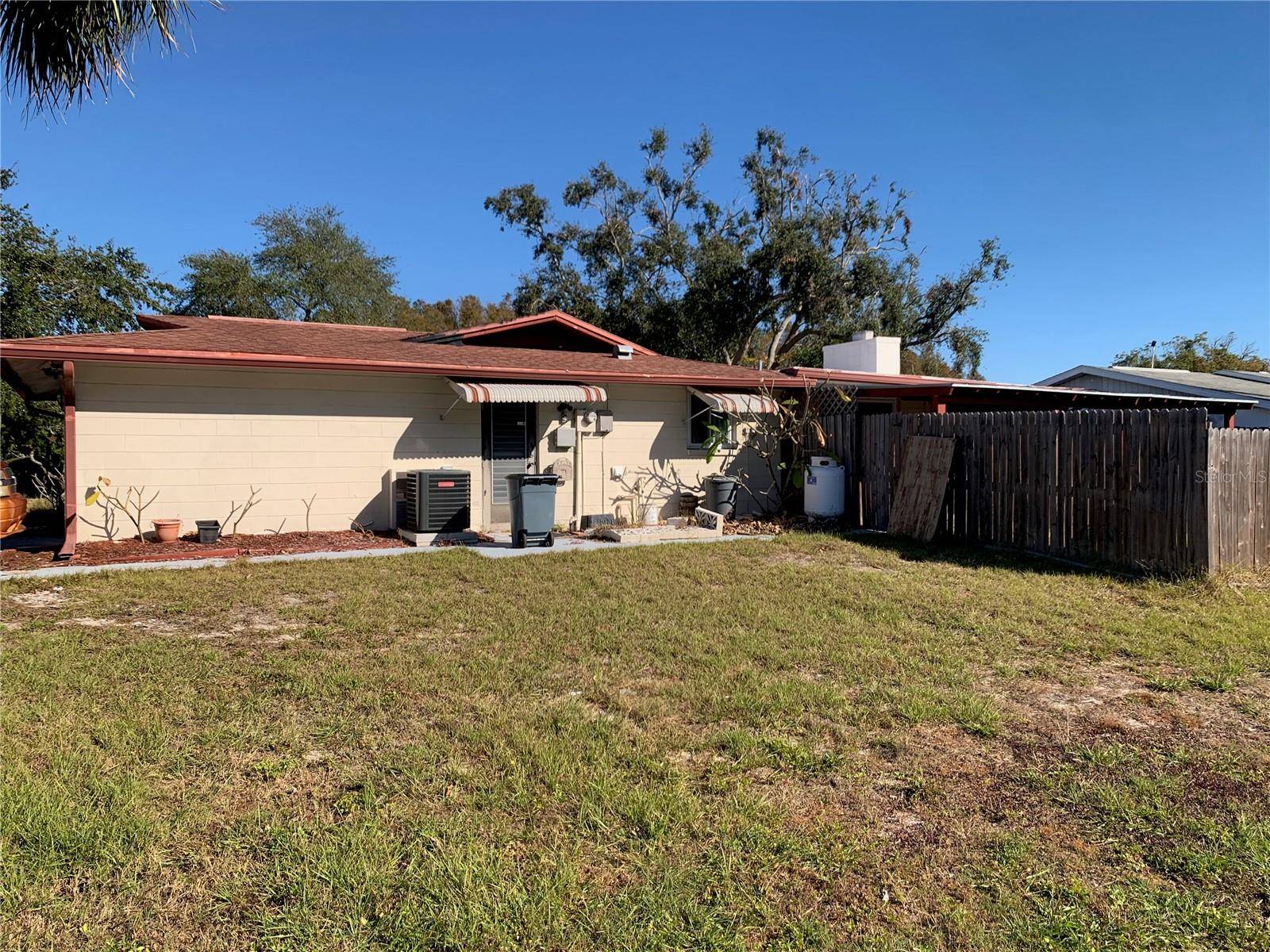 11600 CRYSTAL LAKE DR, Port Richey, FL 34668