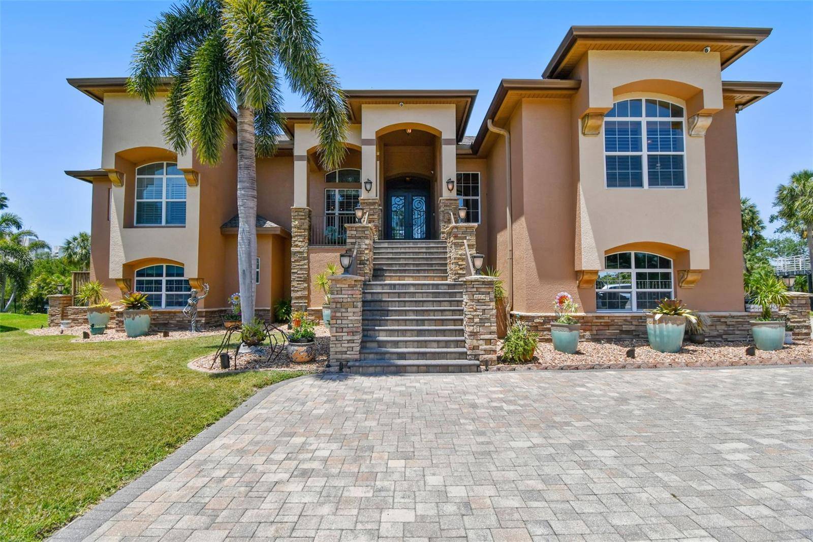 2605 59TH ST S, Gulfport, FL 33707