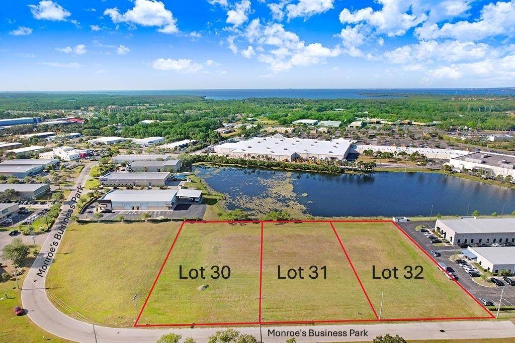 13836 MONROES BUSINESS PARK #Lot 32, Tampa, FL 33635