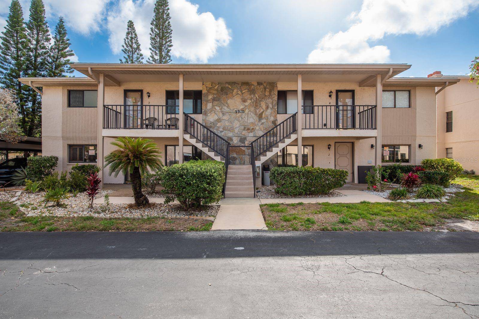 9910 EAGLES POINT CIR #3, Port Richey, FL 34668