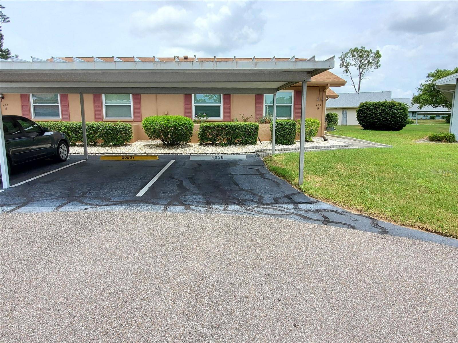 403 FINCHLEY CT #B, Sun City Center, FL 33573