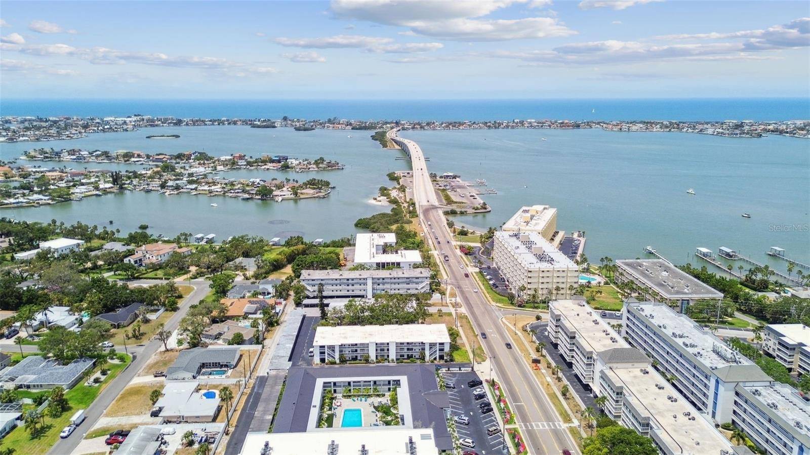 2942 W BAY DR #8, Belleair Bluffs, FL 33770