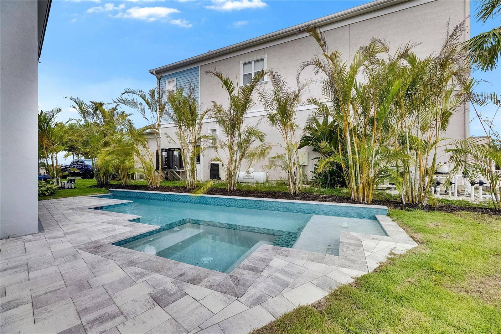 6526 SIMONE SHORES CIR, Apollo Beach, FL 33572