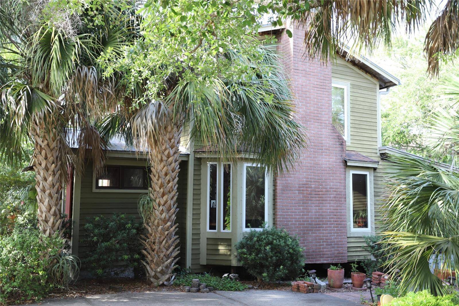 272 ORANGE ST #A-B, Palm Harbor, FL 34683
