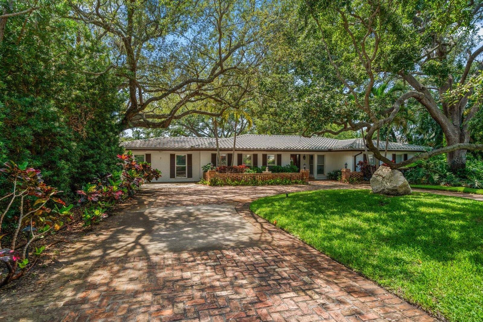 7 ROSERY LN, Belleair, FL 33756