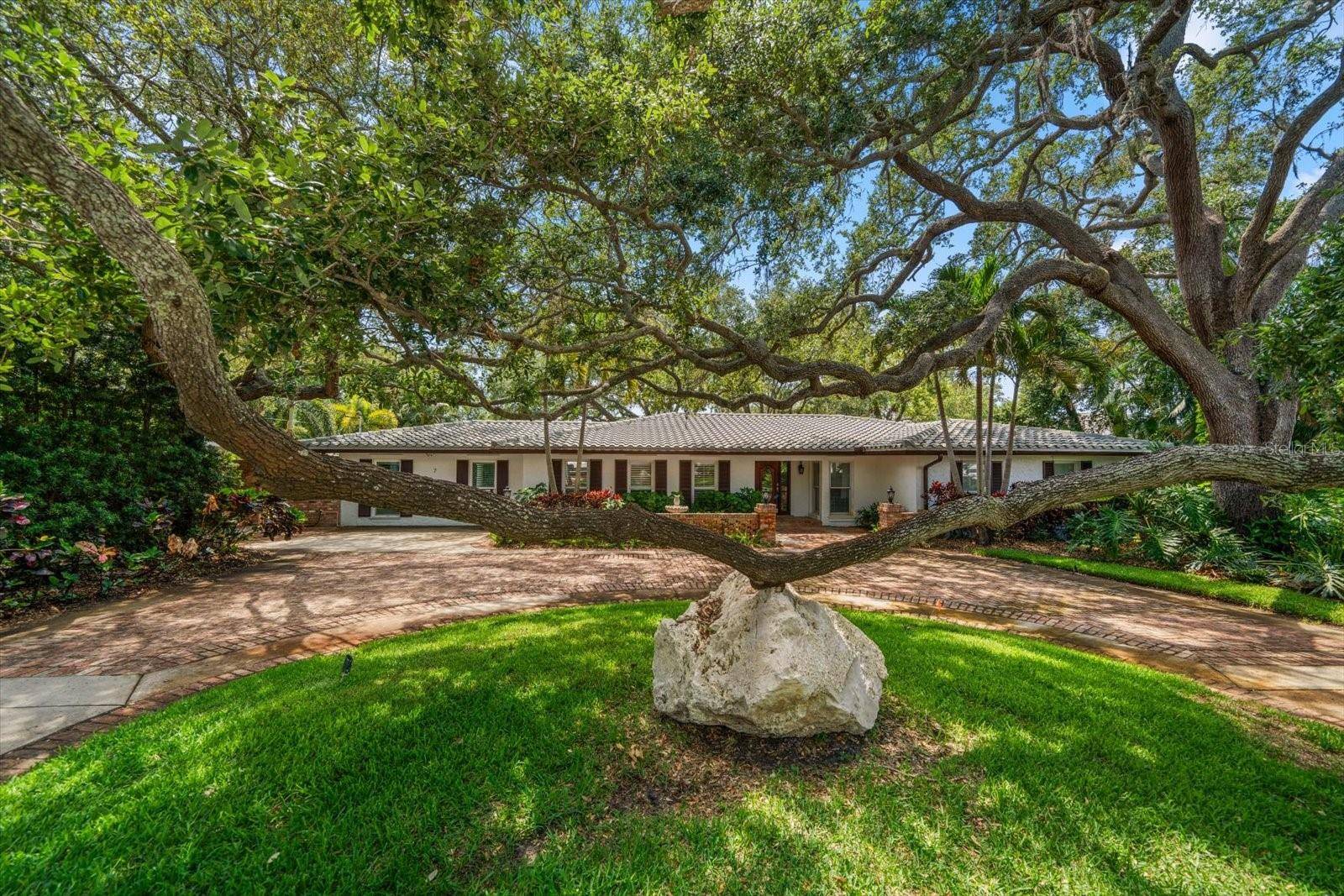 7 ROSERY LN, Belleair, FL 33756