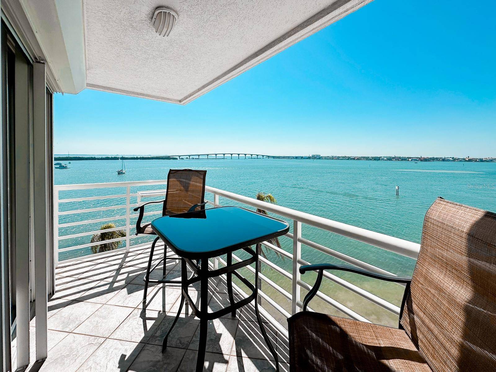 6105 BAHIA DEL MAR CIR #682, St Petersburg, FL 33715
