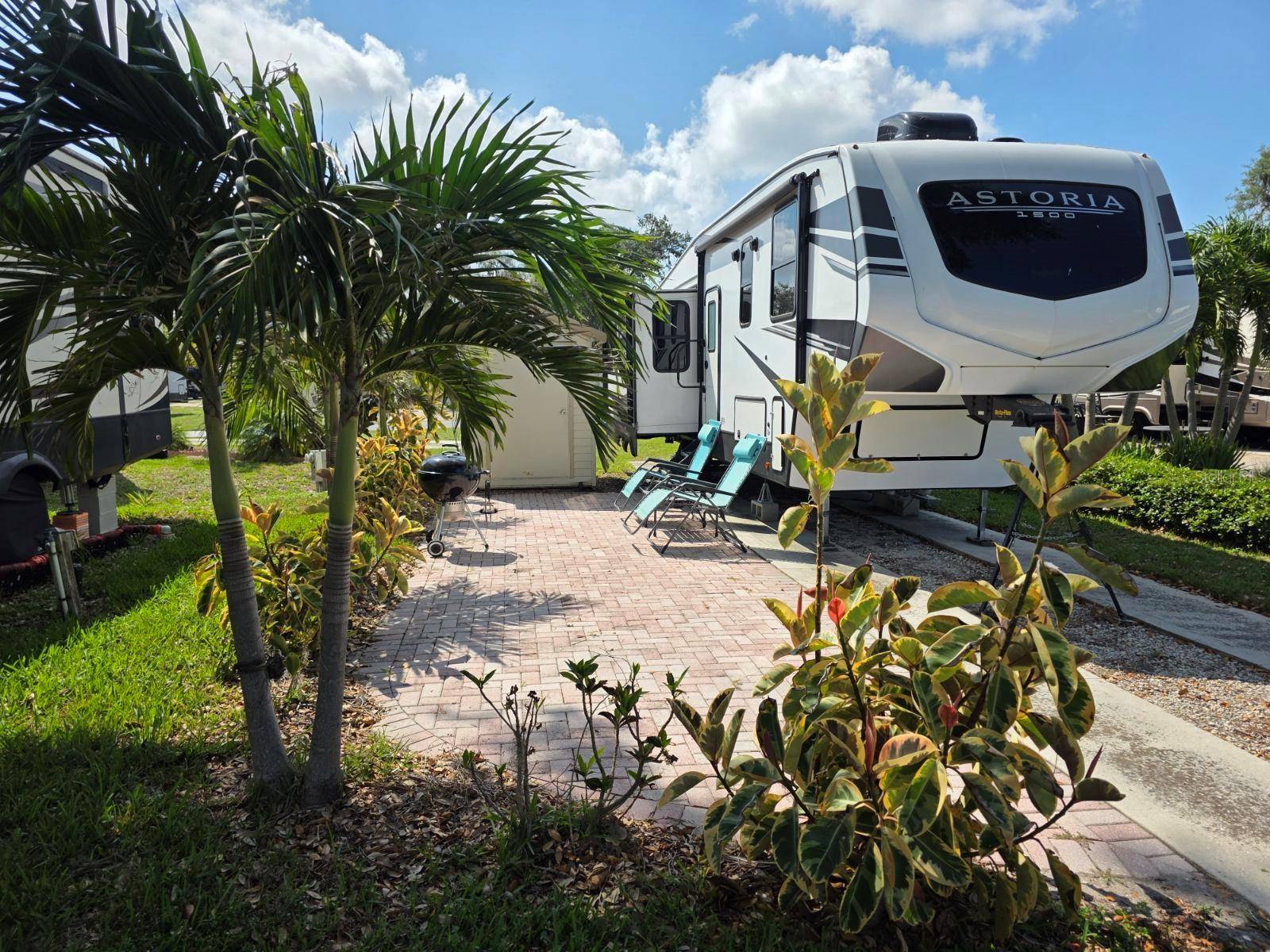 2938 PAR DR #200, Bowling Green, FL 33834