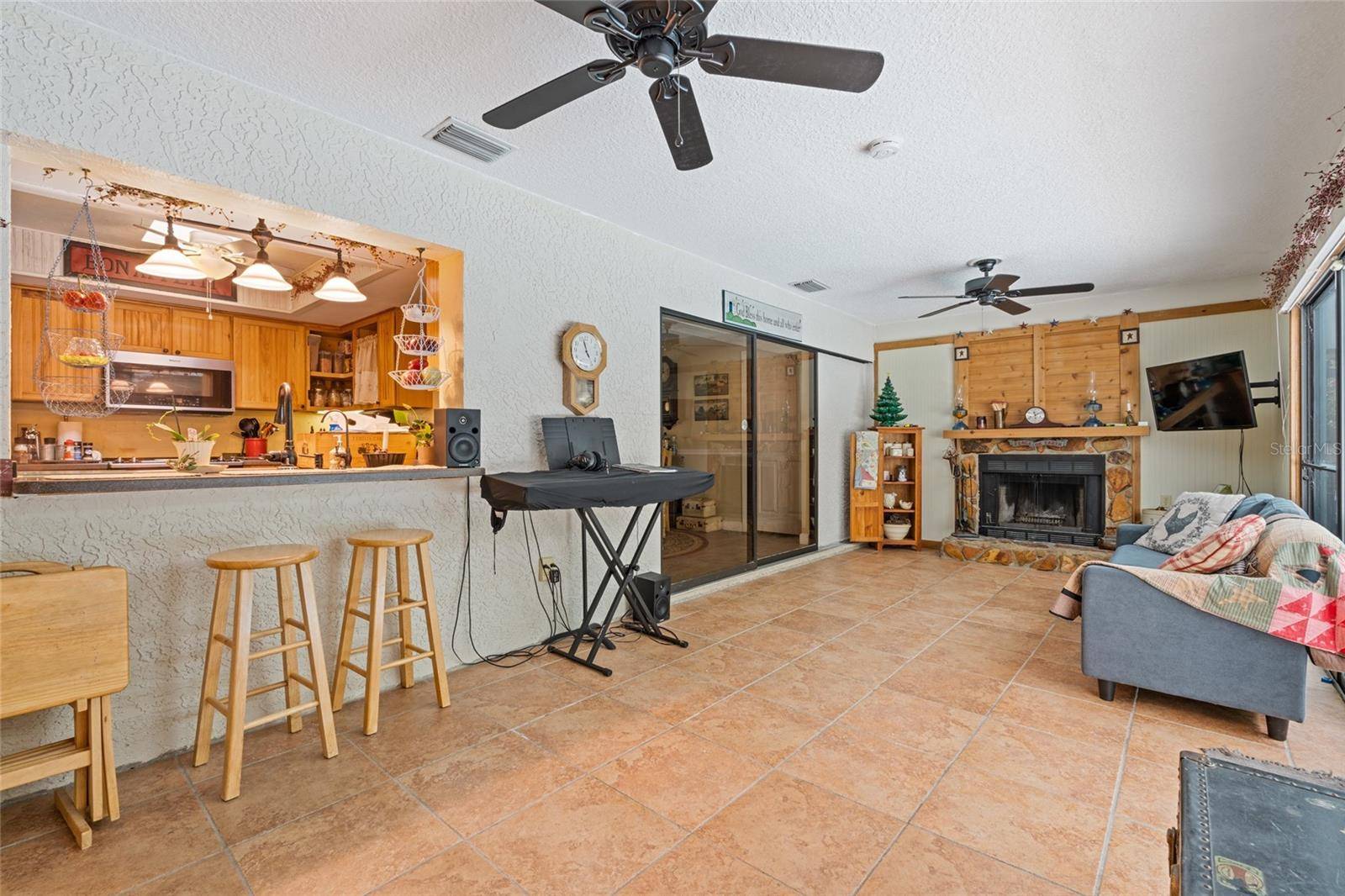 155 WOODCUTTER LN, Palm Harbor, FL 34683