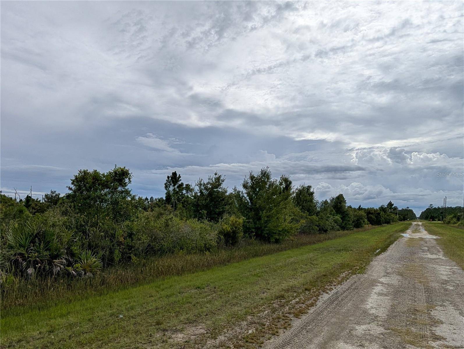 513 CALENDULA DR, Indian Lake Estates, FL 33855