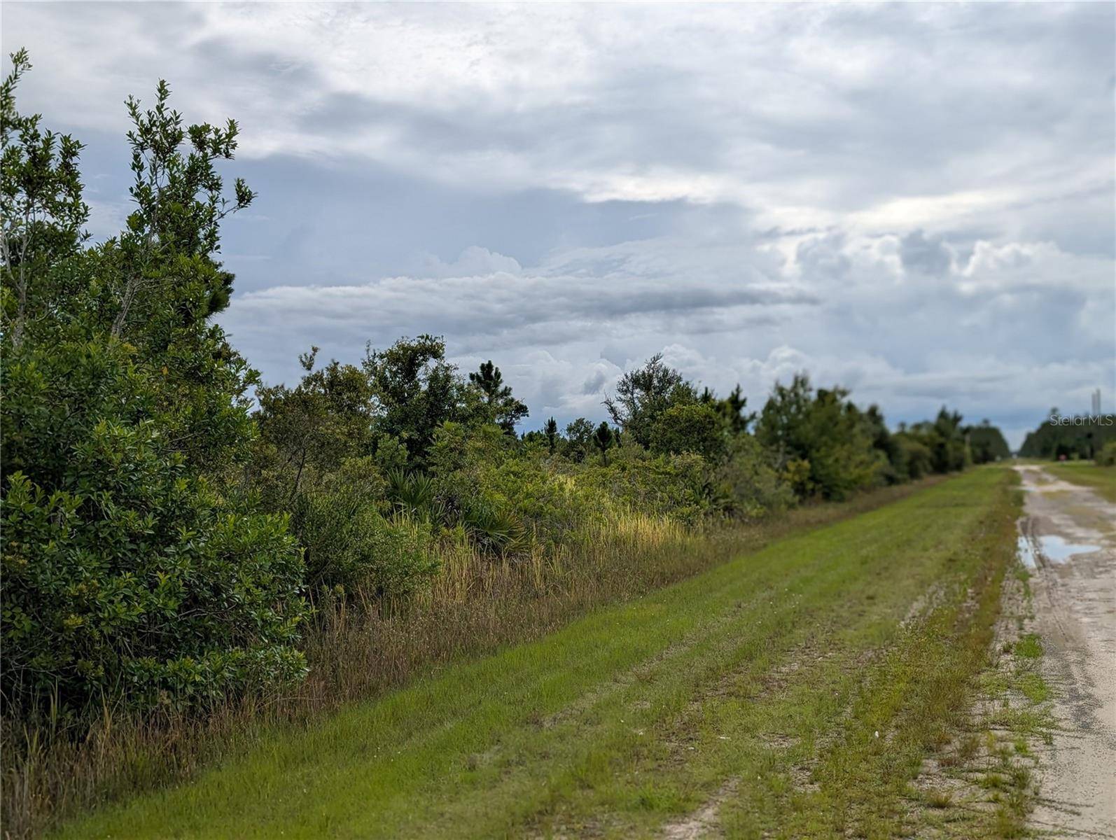 513 CALENDULA DR, Indian Lake Estates, FL 33855