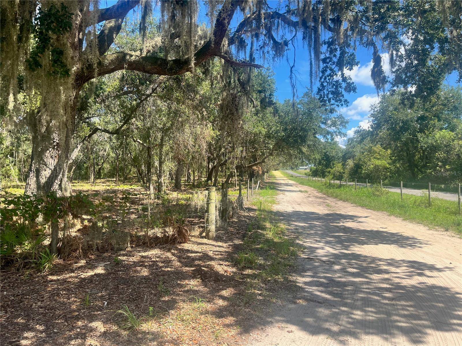 2 SENDCASTLE DR, Groveland, FL 34736