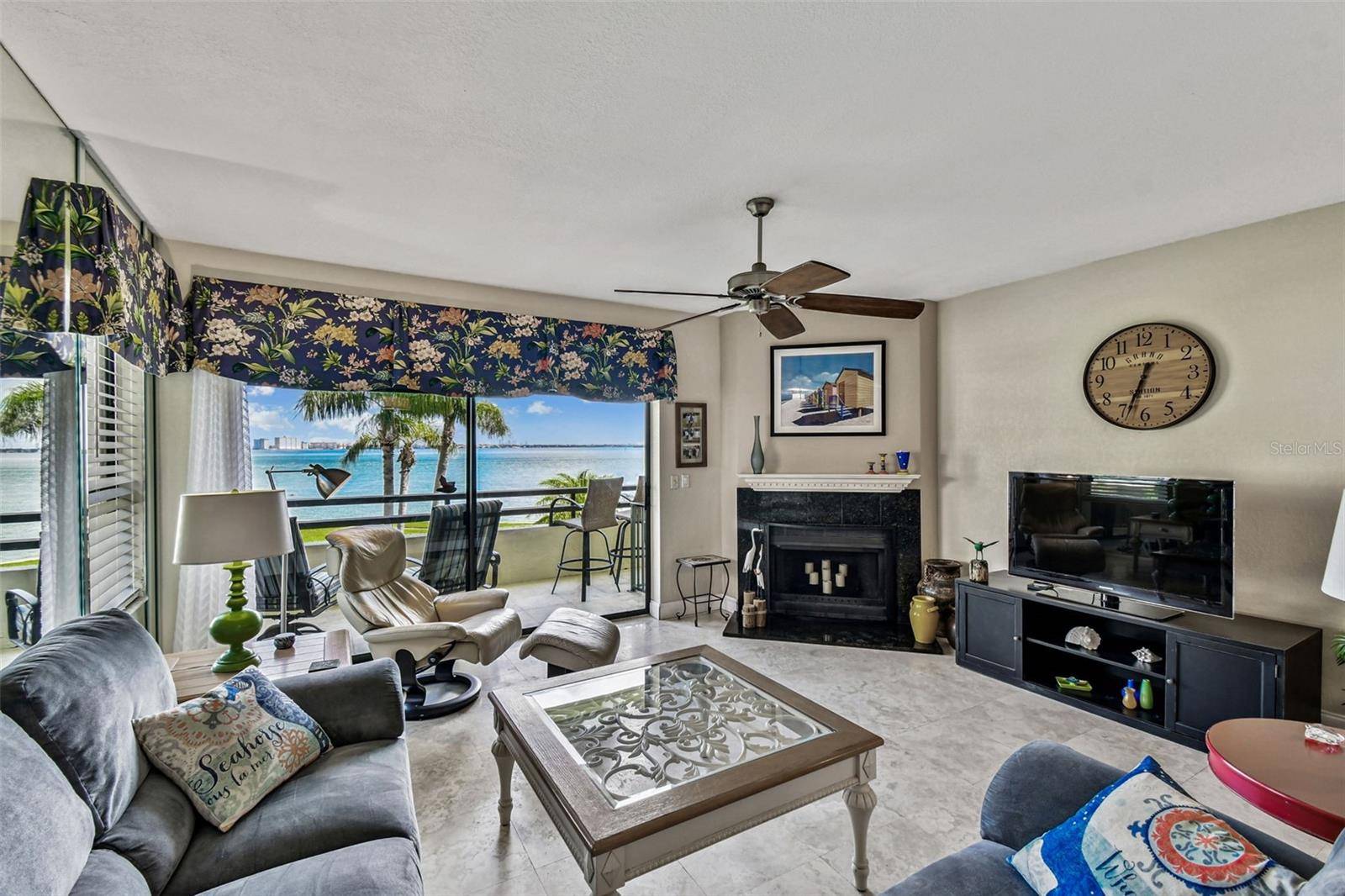 127 1ST ST E #103, Tierra Verde, FL 33715
