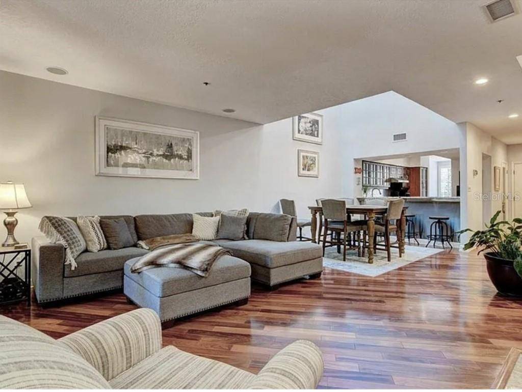 1926 HARBOURSIDE DR #1302, Longboat Key, FL 34228