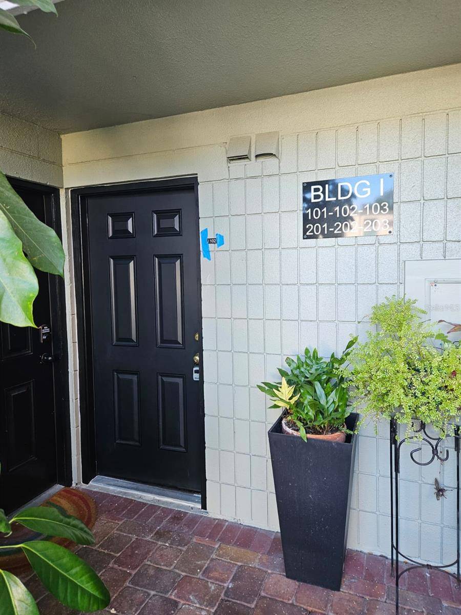 2424 W TAMPA BAY BLVD #I102, Tampa, FL 33607