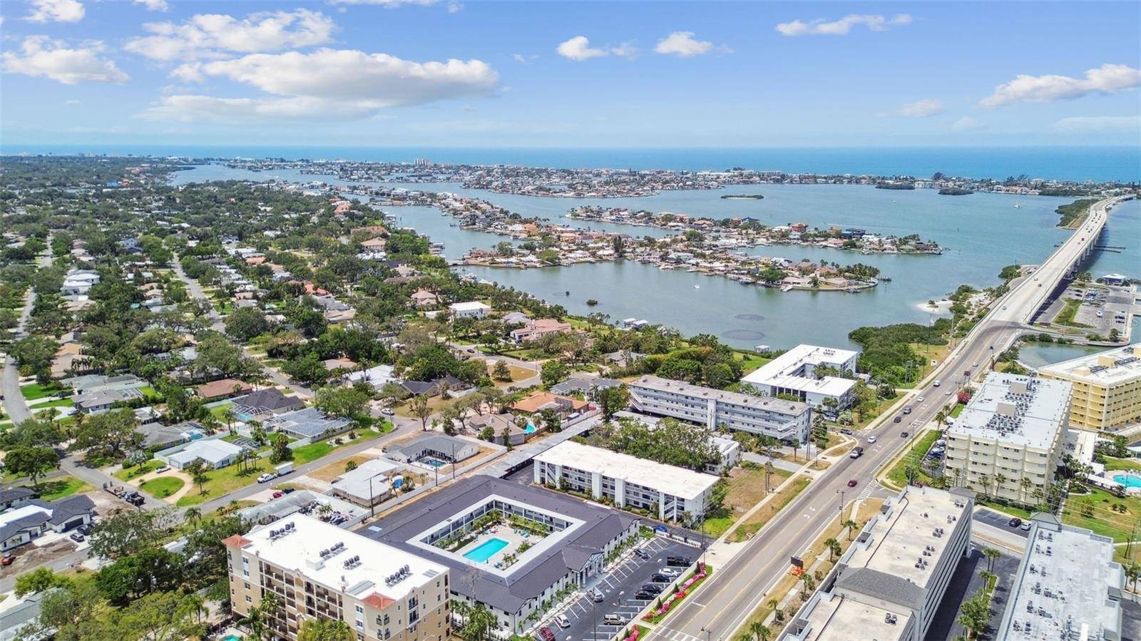 2942 W BAY DR #33, Belleair Bluffs, FL 33770