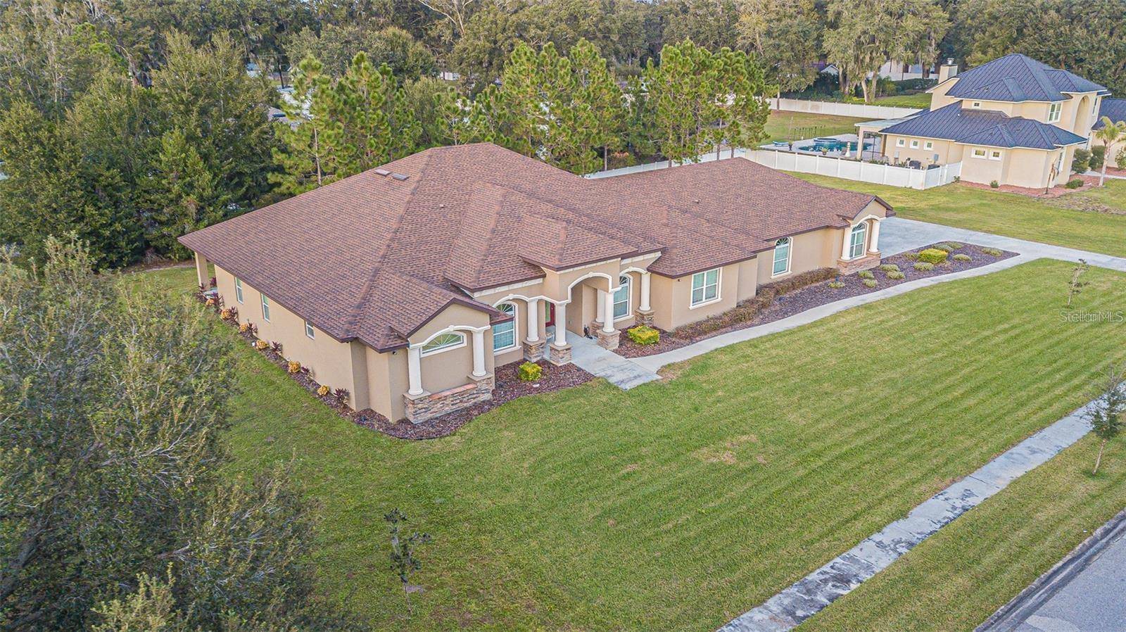 13102 DONE GROVEN DR, Dover, FL 33527