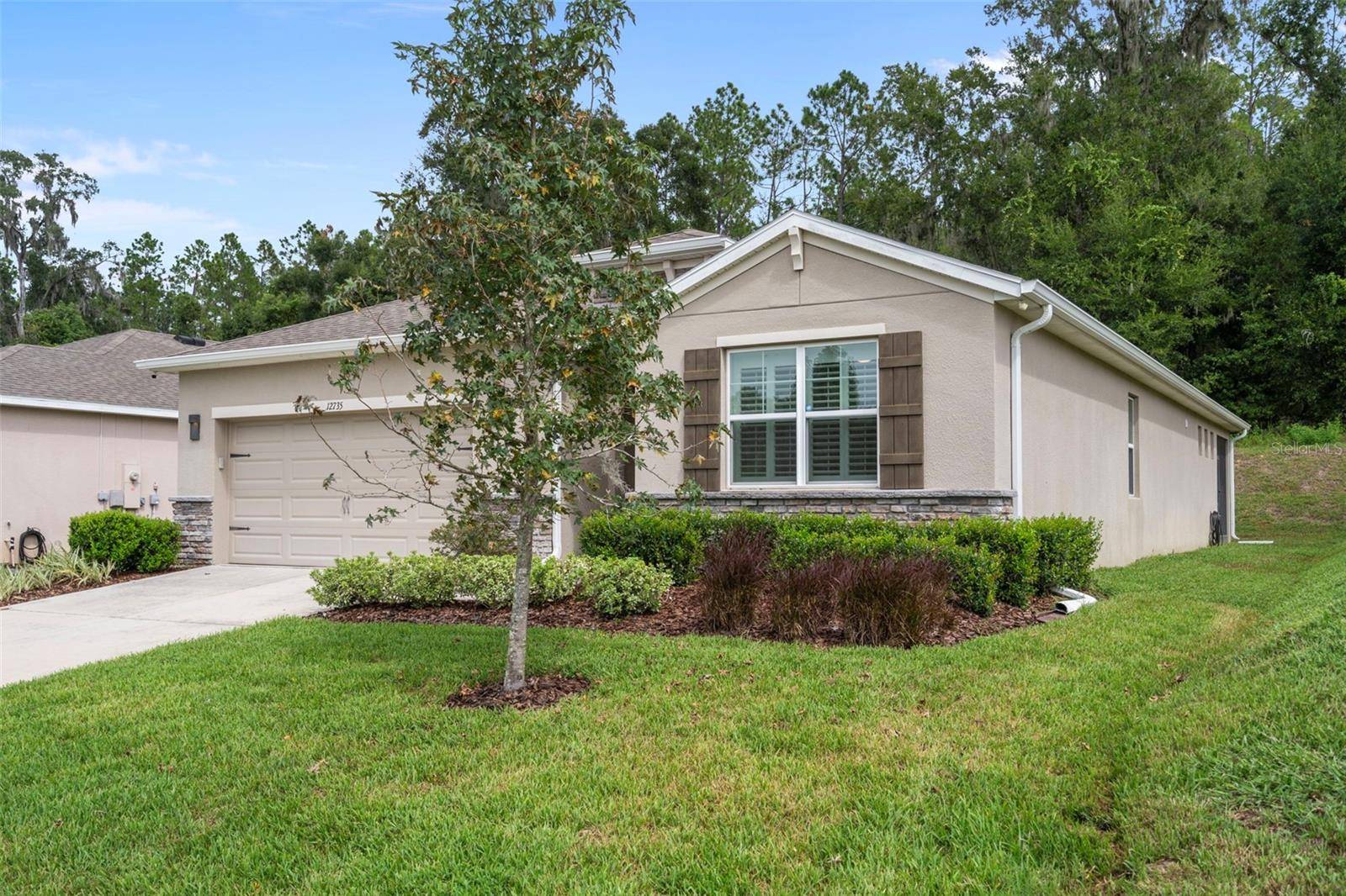 12735 EASTPOINTE DR, Dade City, FL 33525
