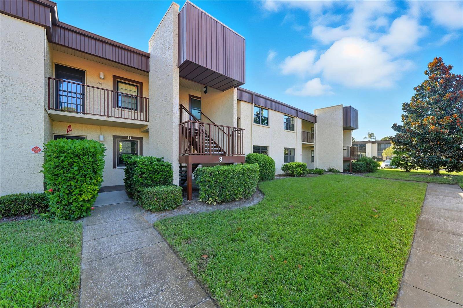 2400 WINDING CREEK BLVD #9-202, Clearwater, FL 33761