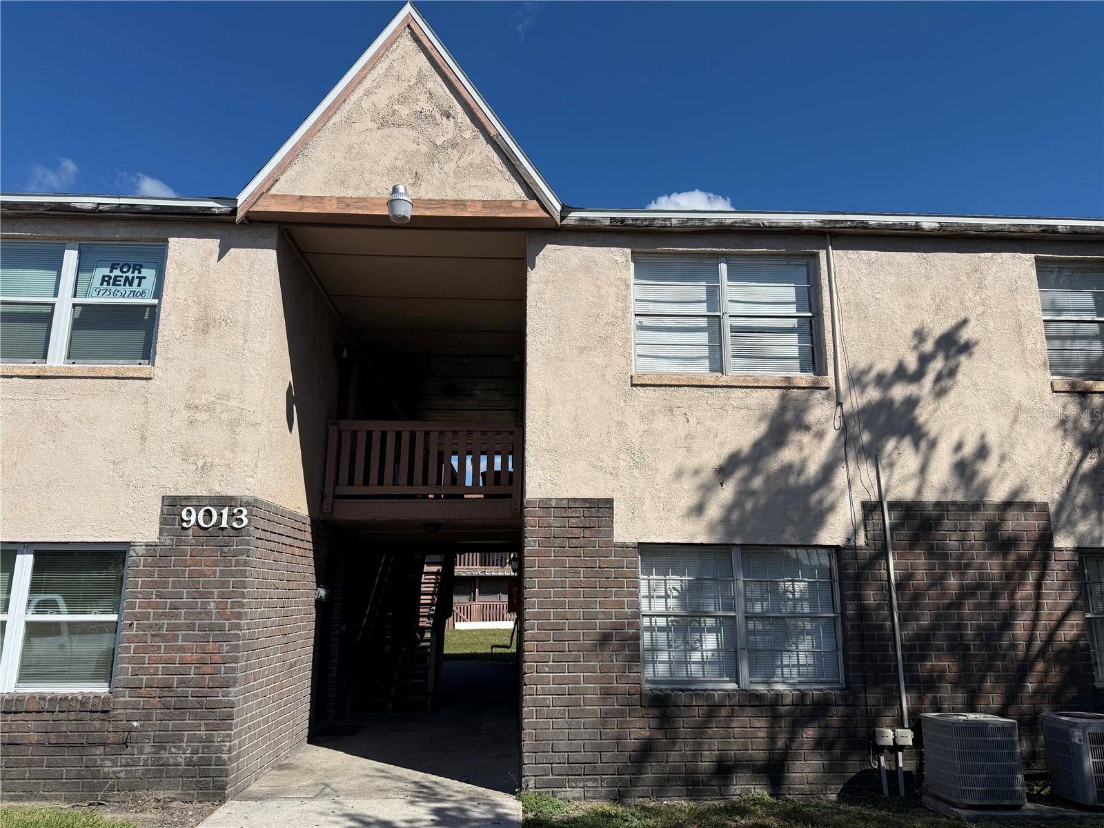 9013 WESTCHESTER CIR #32, Tampa, FL 33604