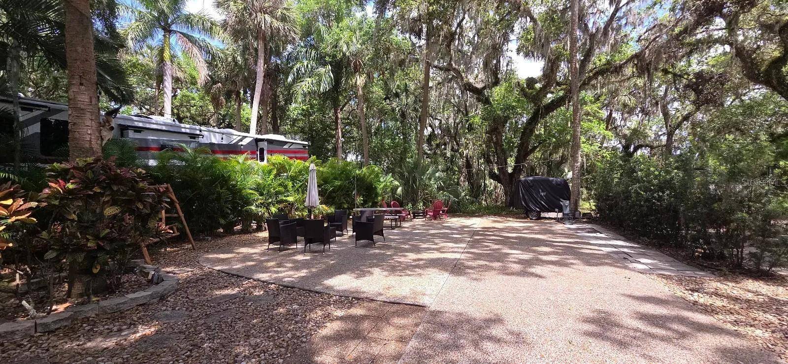 400 LONGHORN DR, River Ranch, FL 33867