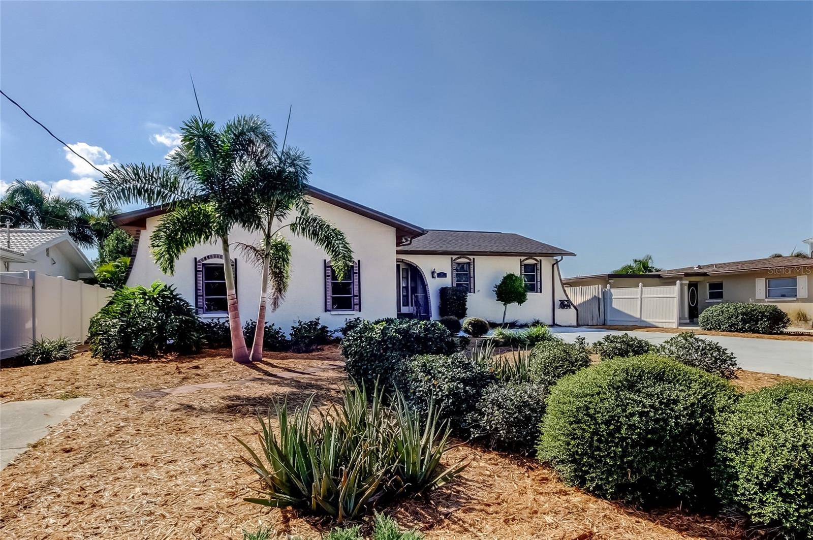 212 WESTWINDS DR, Palm Harbor, FL 34683