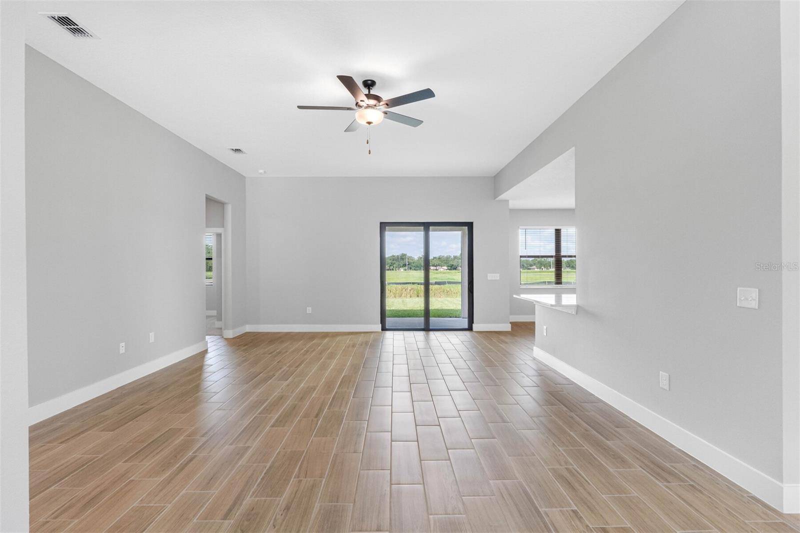 13501 WALDEN SHEFFIELD RD, Dover, FL 33527