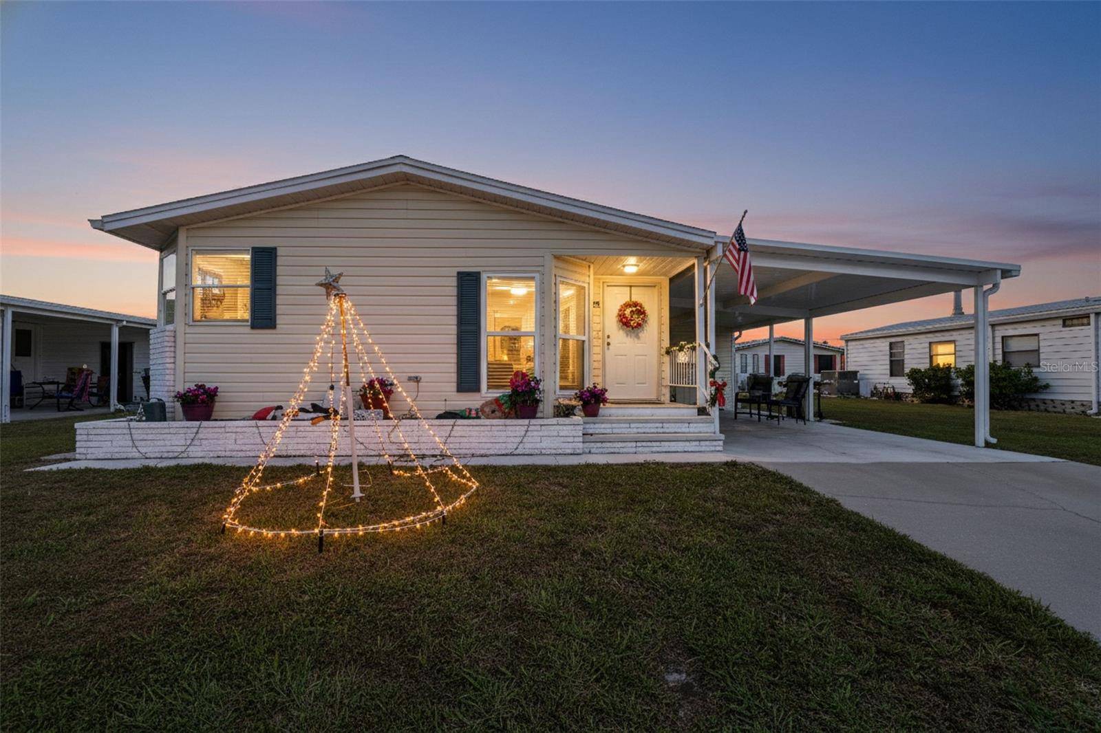 512 LA PLAYA CIR, North Port, FL 34287