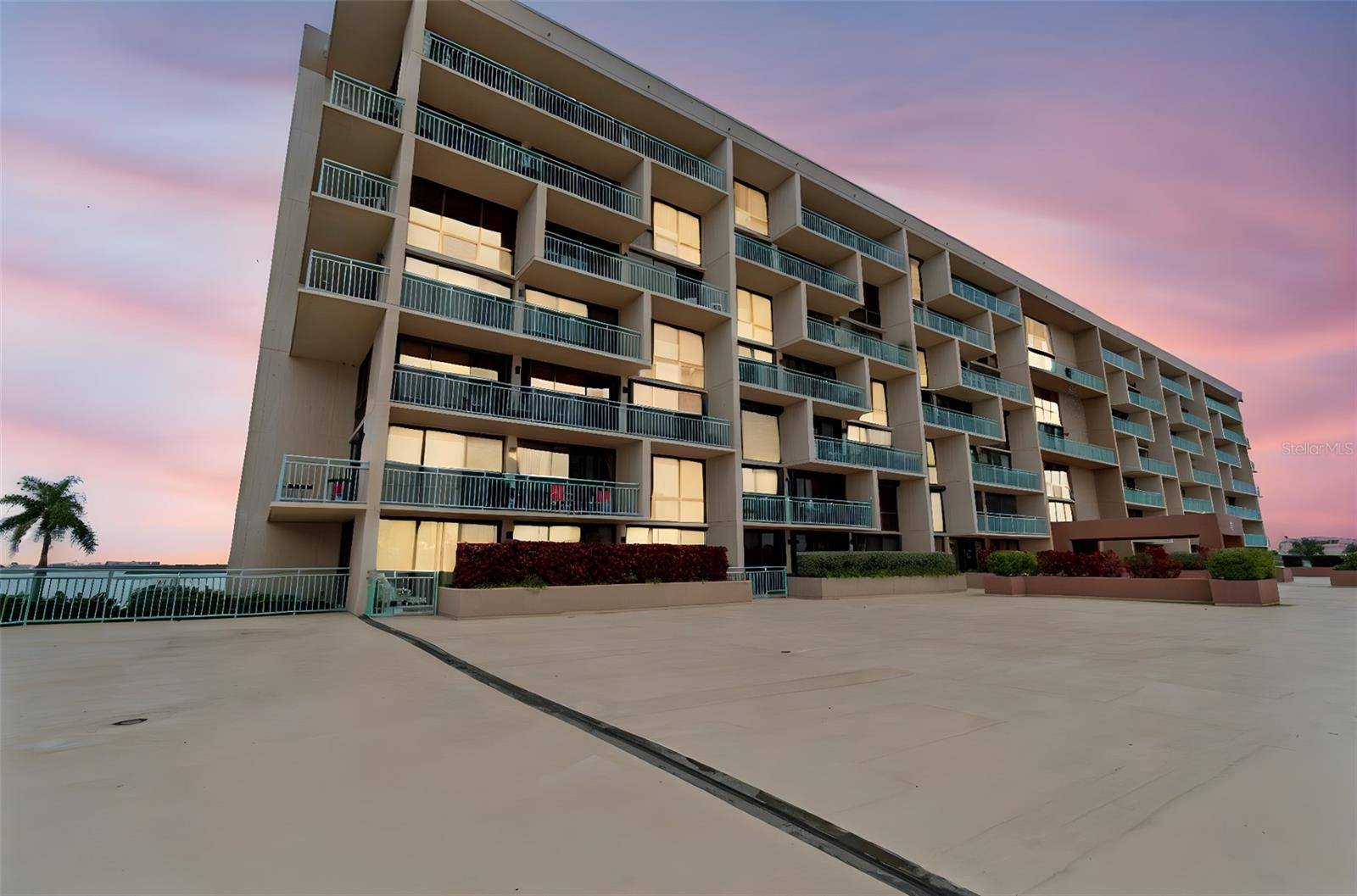 1 KEY CAPRI #101E, Treasure Island, FL 33706