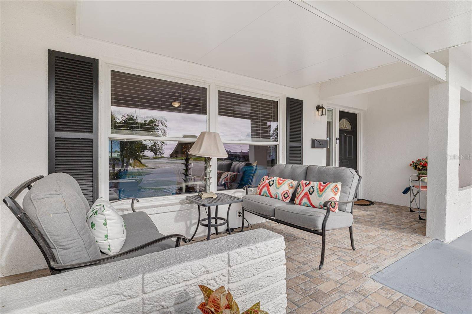 9705 MAINLANDS BLVD W, Pinellas Park, FL 33782