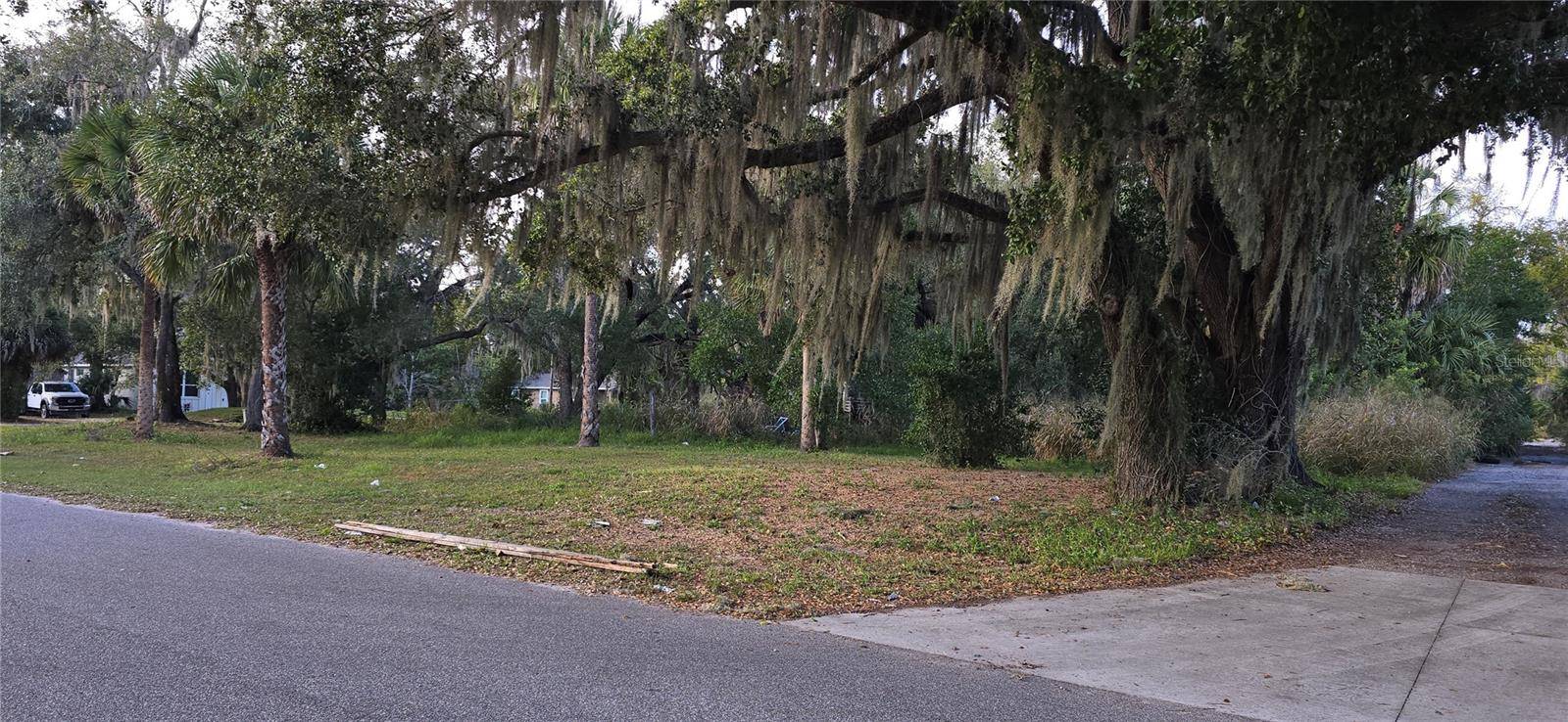 E 11TH ST, Sanford, FL 32771