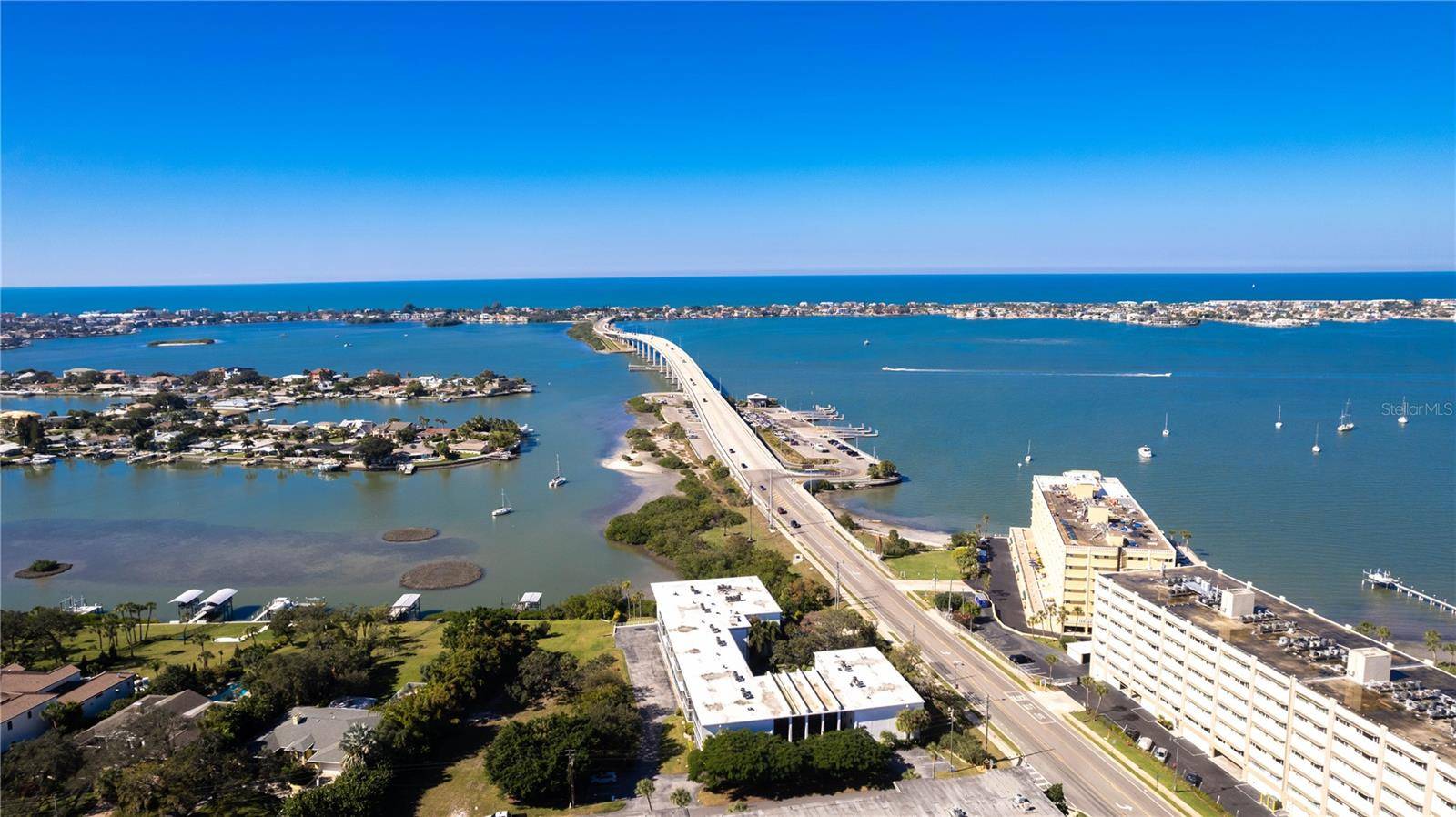 50 HARBOR VIEW LN #11, Belleair Bluffs, FL 33770