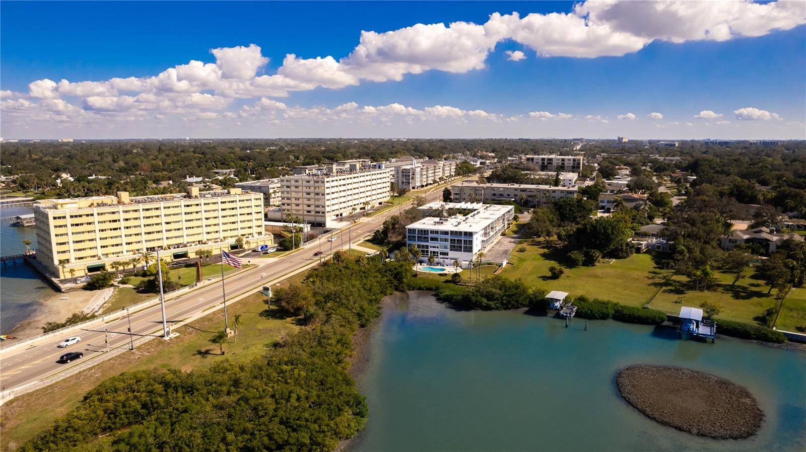 50 HARBOR VIEW LN #11, Belleair Bluffs, FL 33770