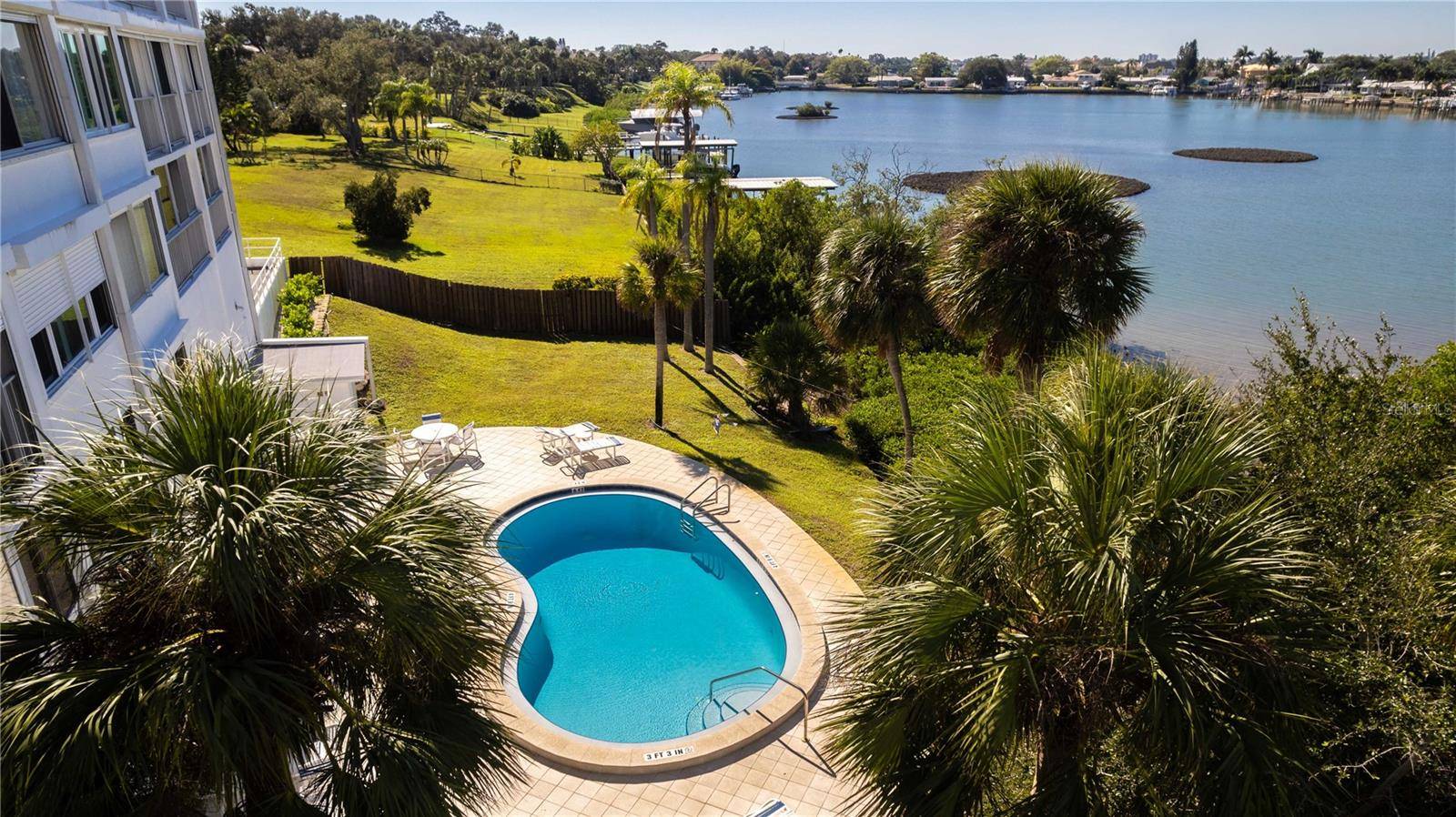 50 HARBOR VIEW LN #11, Belleair Bluffs, FL 33770